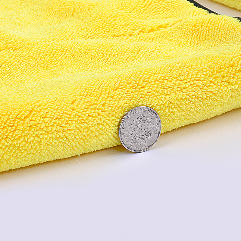 Pro-Series Microfiber Detailing Towel | Ultra-Plush & Scratch-Free